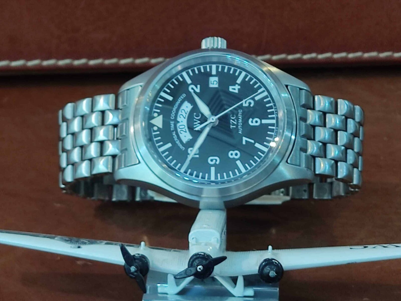 פילוט 2 אזורי זמן פלדה אוטומטי IWC