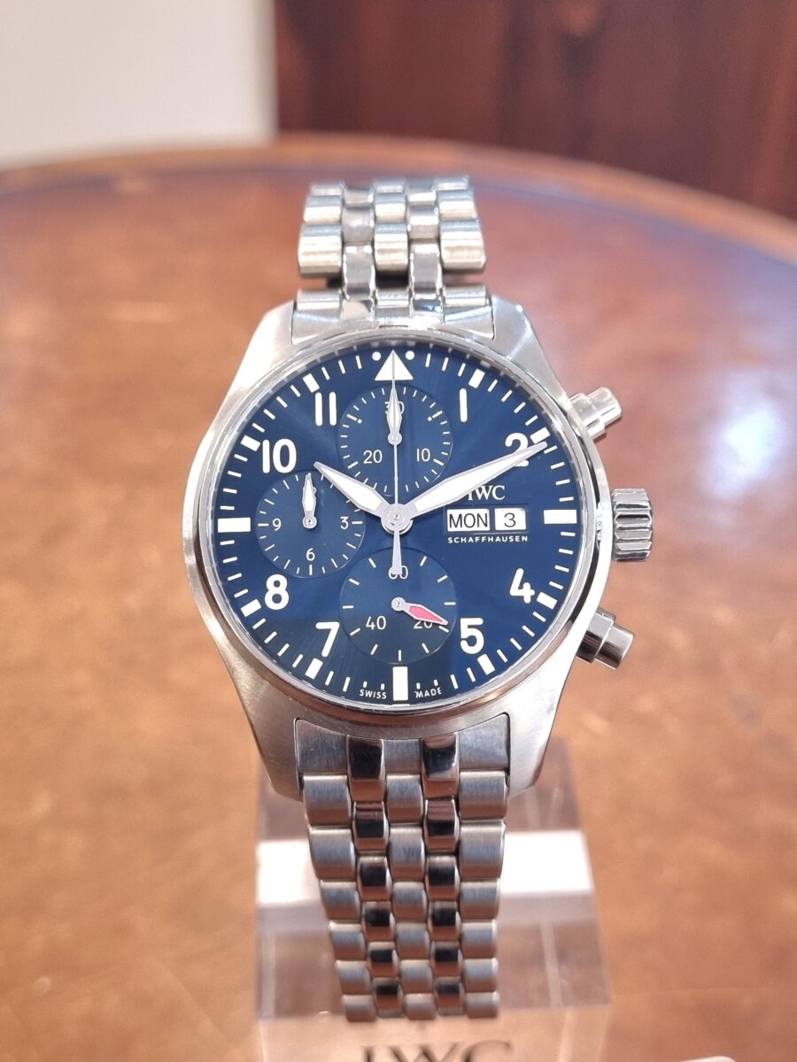 IWC פילוט כרונוגרף אוטומטי לוח כחול יד שנייה שנת 2021 דגם.388102