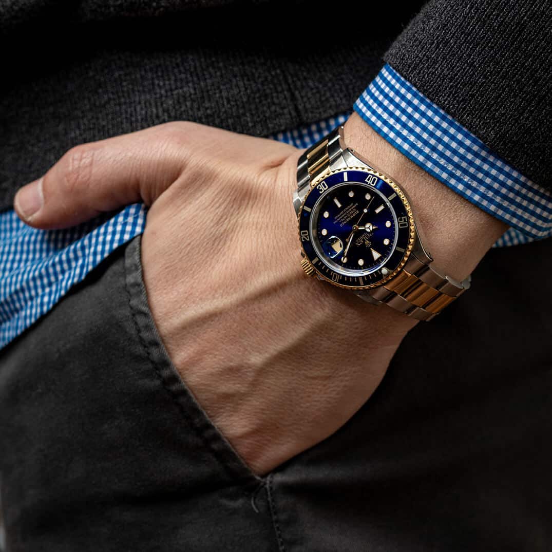 רולקס סאבמרינר פלדה משולב זהב לוח כחול יד-שנייה שנת 2004 דגם.16613