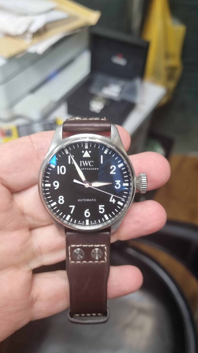 IWC ביג פילוט 43מ"מ מננגנון אוטומטי יד שנייה דגם.329301 לוח שחור